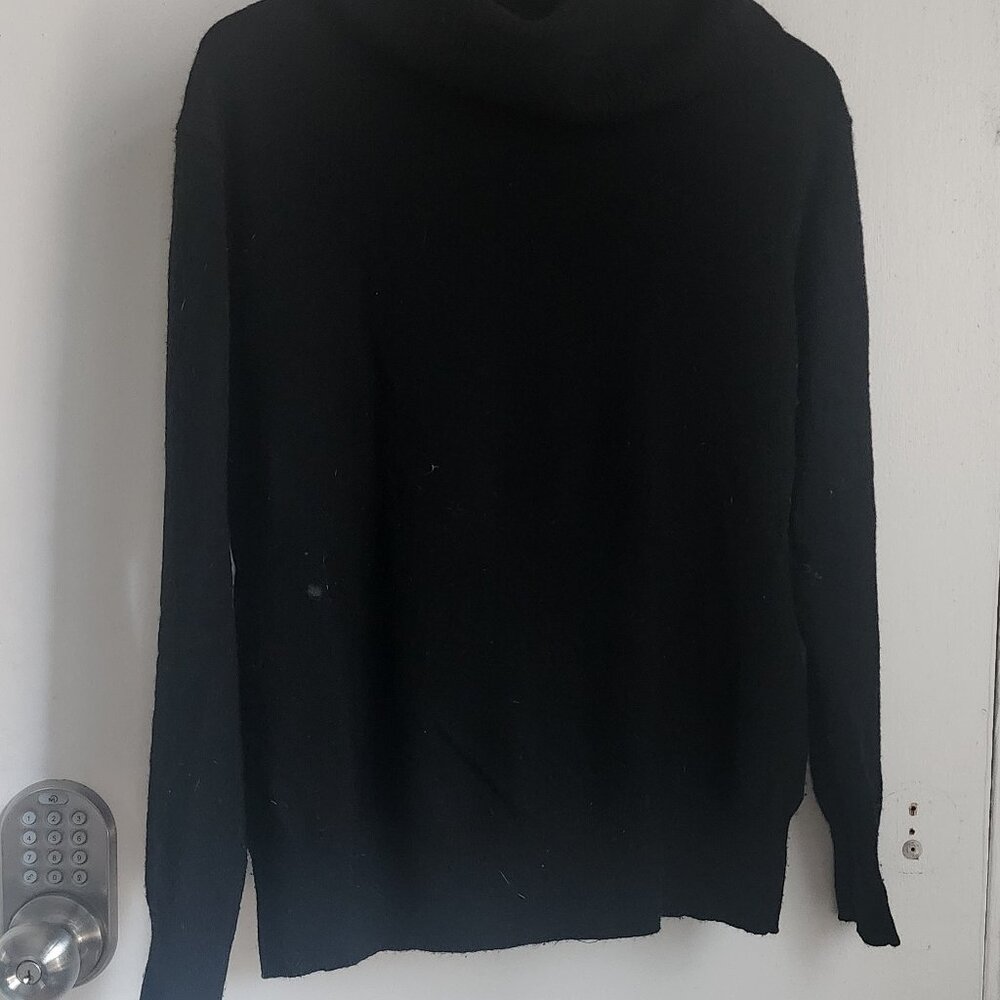 Uniqlo 100% Cashmere Black Turtleneck - Size Large